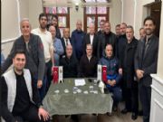 EVRENYE DERNE��NDE BAYRAK DE����M�